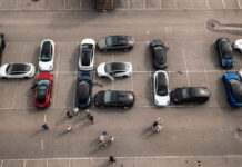 Власники електрокарів Tesla оголошують голодування. Жаліються Ілону Маску tesla-hunger-strike-norwegian-ev-owners