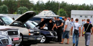 вживані авто продаж