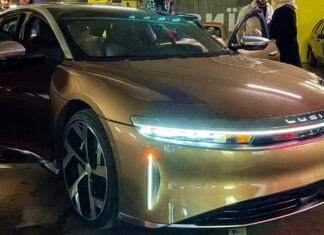 2,5 секунди до сотні: в Україну приїхав електромобіль потужністю 950 сил Lucid Air