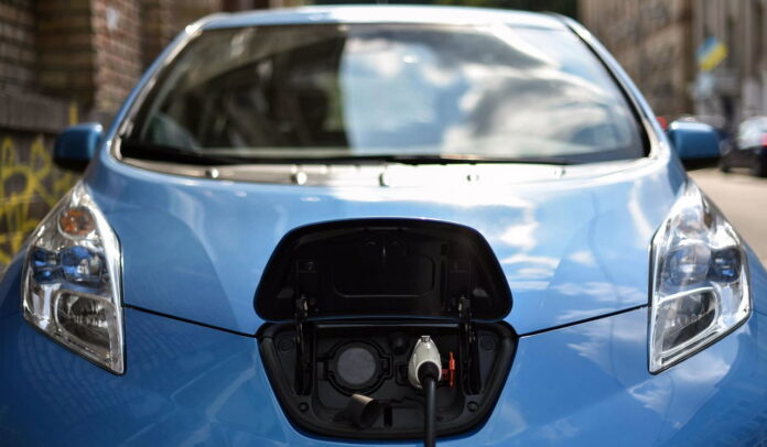 nissan-lead-charging nissan-lead-charging
