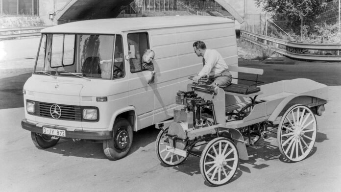 1899 Daimler Motorized Business Vehicle