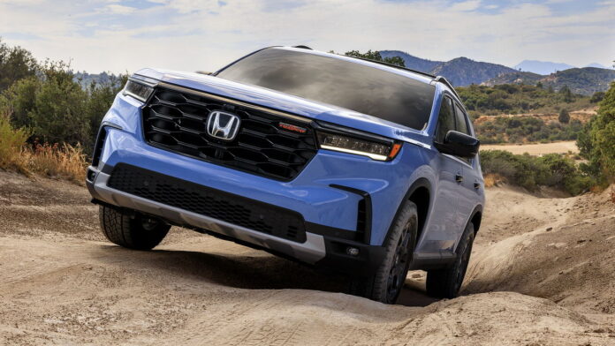 2023 Honda Pilot TrailSport 1 Honda Pilot TrailSport