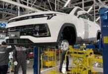 Дочекалися: російський авторинок став китайським москвич3