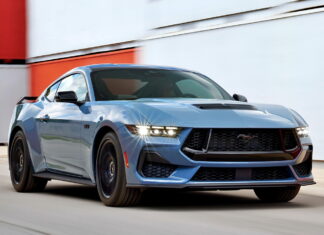 Темна конячка: Ford розкрив потужність двигунів нового Мустанга New Ford Mustang