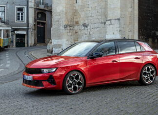 Новий Opel Astra їде в Україну Оголошено комплектації та ціни Новий Opel Astra