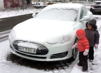 Дайте зігрітися! Tesla відмовилася заряджатися за невеликого морозу Tesla Model S freezing