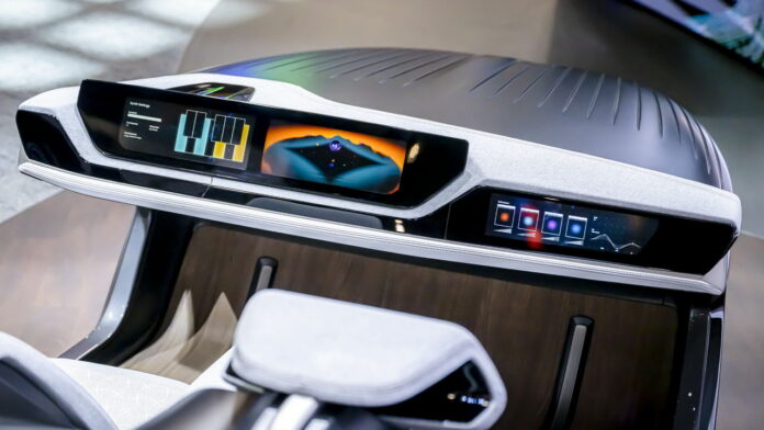 2023-chrysler-synthesis-cockpit