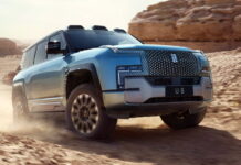 Вдвічі дешевший за Mercedes G-Class: BYD показав 1100-сильний позашляховик BYD YangWang U8