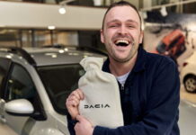 Грілка замість підігріву сидінь: Dacia тонко висміяла BMW dacia-heated-seat-savior