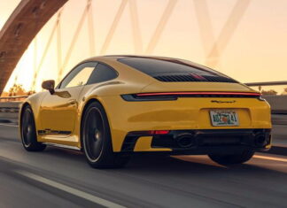 Названо ТОП автомобілів, які найбільше привертають увагу Porsche 911 Carrera