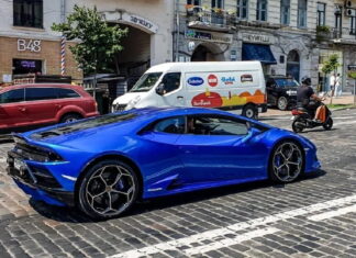 З 1 квітня столичним водіям буде де розігнатися. І це не жарт Lamborghini Kyiv