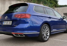 Офіційно: Volkswagen розпрощався з седаном Passat VW Passat Variant