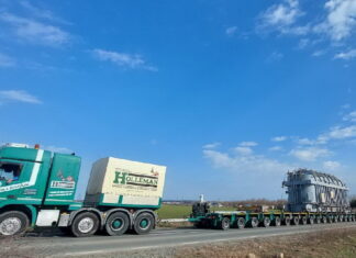 303 тонни та 192 колеса: як в Україну везли гігантський трансформатор Transport special Ukraine