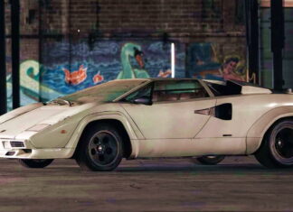 Класика не вмирає: 40-річний Lamborghini Countach продають за $695 000 1982 Lamborghini Countach