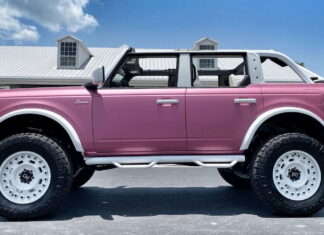 Позашляховик Ford Bronco отримав дивовижну версію за 90 тисяч доларів Barbie-Themed Ford Bronco