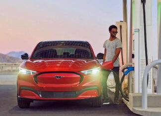 Не хочуть купувати? У Ford великі проблеми з електрокарами Ford EV trouble