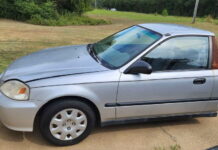 Смішні гроші: продається половина Honda Civic. Але ж вона їздить! 2000 Honda civic