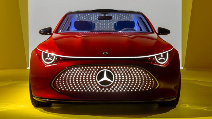 Mercedes-Benz CLA 4 Mercedes-Benz CLA