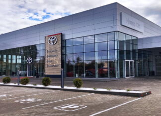 дилерський центр Toyota