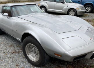 Витончена класика: виставлено на продаж Chevrolet C3 Corvette 1978 року Chevrolet C3 Corvette 1978