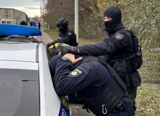 З патруля до буцегарні: прямо під час чергування затримано поліціянтів-хабарників Поліціянти хабарники