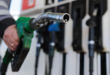 Пальне на АЗС продовжує дешевшати: де вигідніше заправлятися АЗС