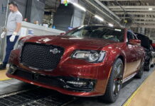 Chrysler остаточно попрощався з легендарною моделлю. Але є нюанс Chrysler 300C