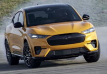 Тепер офіційно: в Україну приїхав новий Ford Mustang Mach-E Ford Mustang Mach-E