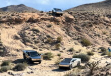 Подивіться, як Tesla Cybertruck долає бездоріжжя: відео Tesla Cybertruck