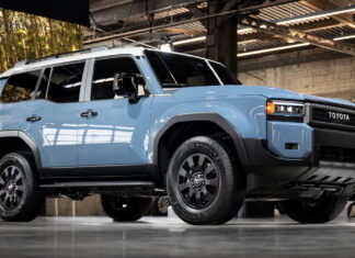 Новий Toyota Land Cruiser 2024 несподівано подешевшав на 23 тисячі доларів 2024 Toyota Land Cruiser