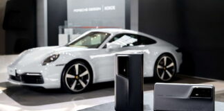 Honor Magic V2 RSR Porsche Design