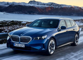 593 сили та 1700 літрів багажу: представлено новий універсал BMW 5-Series New BMW i5-edrive40-touring