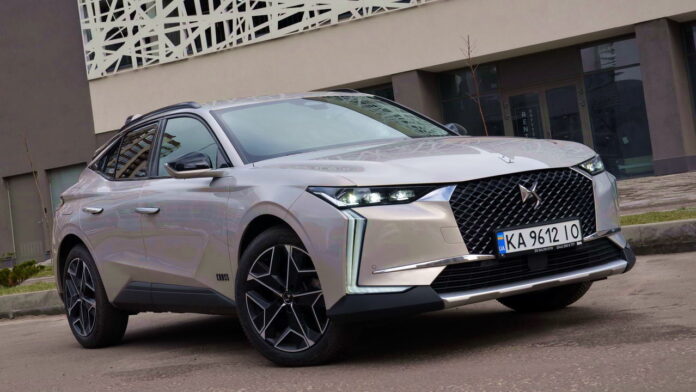1 DS 4
