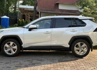 Названо ТОП-10 найпопулярніших бензинових авто у 2024 році Toyota RAV4