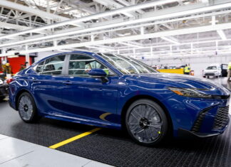 Стартувало виробництво нової Toyota Camry 2024: відома ціна Toyota Camry