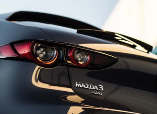 Неочікувано: Mazda3 оновилась та чомусь здешевшала 2025-mazda3