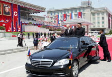 Кім покатав путина на контрабандному Мерседесі. Та ще й старому kim putin mercedes