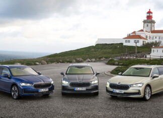Абсолютно нова Skoda Superb їде в Україну: подробиці та початок продажів Skoda Superb
