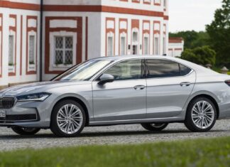 В Україні стартували продажі абсолютно нового Skoda Superb: комплектації та ціни New Skoda Superb