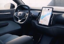 Новий доступний кросовер Volvo навчився розмовляти українською: скільки він коштує Volvo EX30
