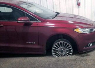 Загадка для кмітливих: як Ford Mondeo колеса загубив? ford-fusion-hybrid