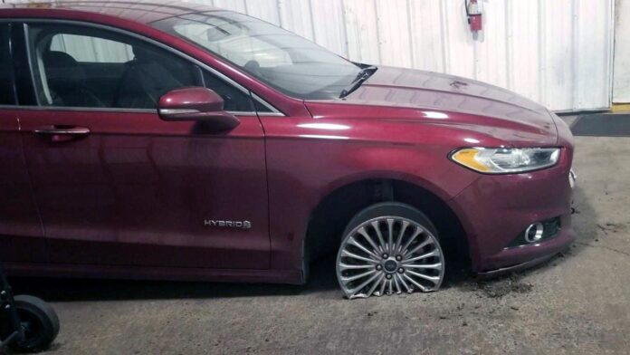 ford-fusion-hybrid ford-fusion-hybrid