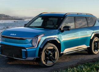 Kia пропонує гроші власникам Tesla, щоб вони пересіли на її авто KIA EV9