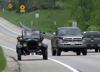 Він досі їздить! Поліція патрулює дороги на столітньому Ford Model T (фото) Michigan-Model-T