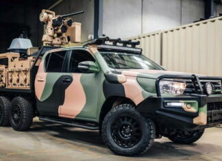 Готовий до бою: пікап Toyota Hilux перетворився на військову вантажівку 6×6 Toyota Hilux 6×6 Military Truck