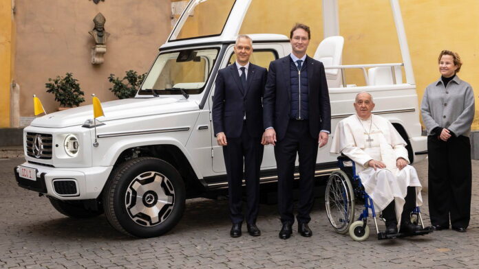 Popemobil Mercedes 1 Popemobil Mercedes