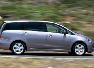 Популярне сімейне авто Mitsubishi повертається у незвичному вигляді Mitsubishi Grandis