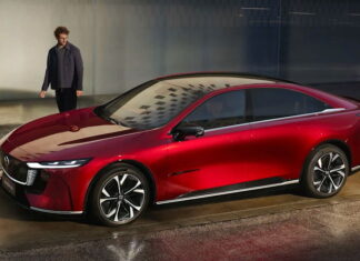 В Європі стартують продажі нової Mazda6: оснащення та ціни Mazda 6e