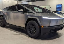 Вдвічі дешевше: ціни на вживані Tesla стрімко падають Tesla Cybertruck