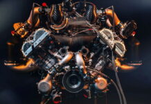 Справжній монстр: представлено найпотужніший у світі двигун V12 Aurora V12